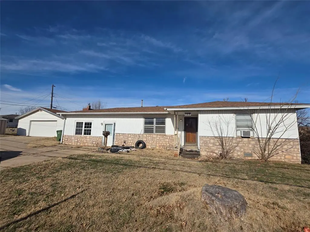 109 W Vandament Avenue, Yukon, OK 73099 - Image #1