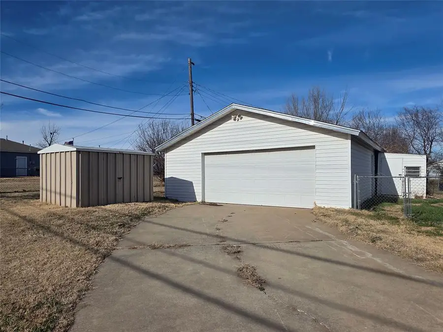 109 W Vandament Avenue, Yukon, OK 73099 - Image #3