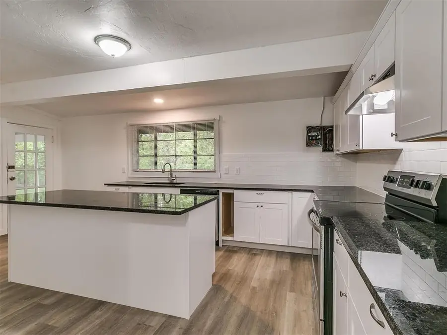 1601 W Harrison Avenue, Guthrie, OK 73044 - Image #2