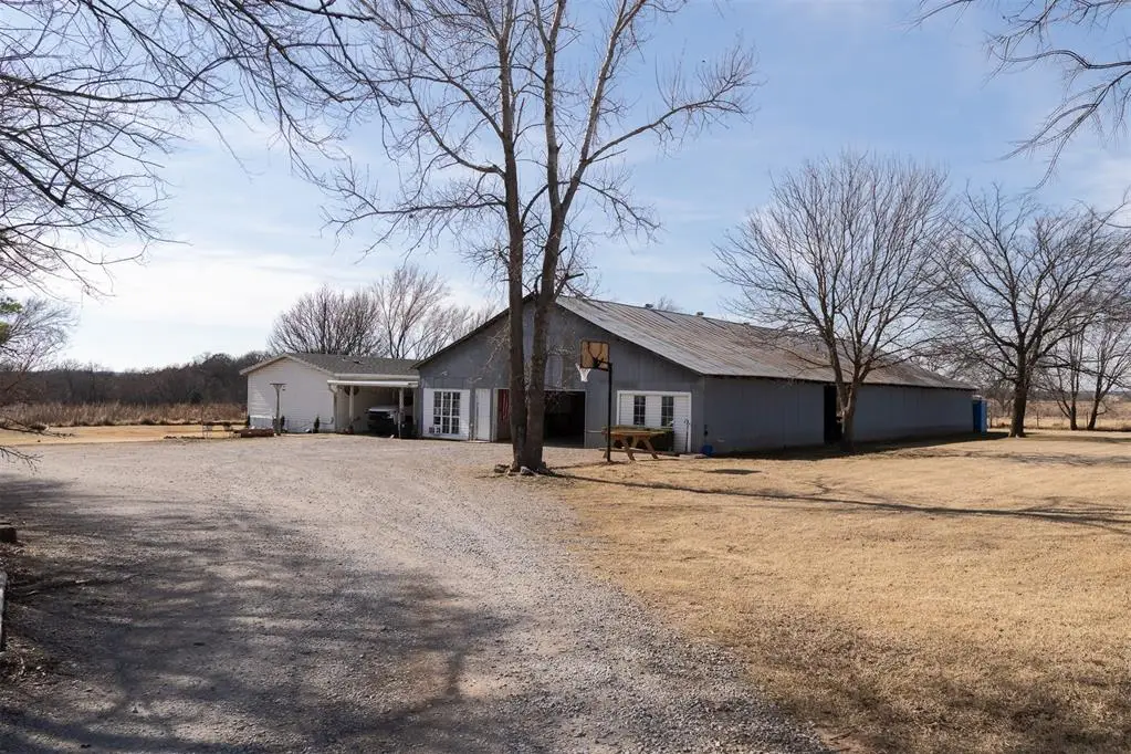 23586 N County Road 3250, Pauls Valley, OK 73075 - Image #1