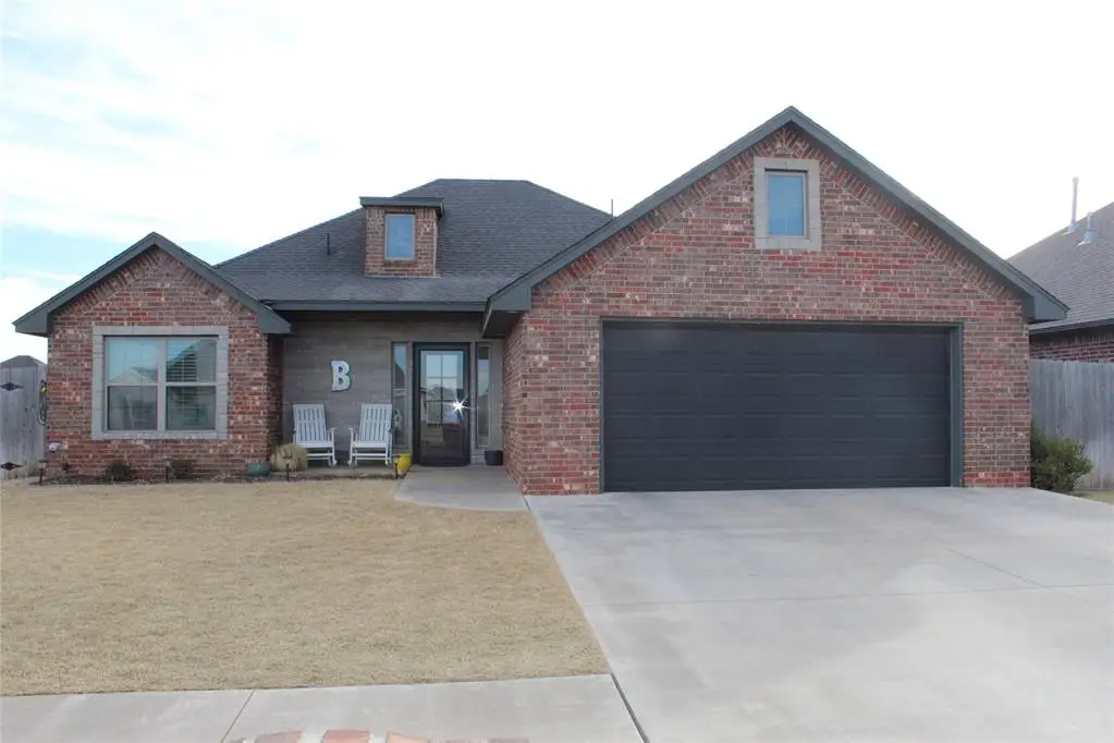 2806 Falling Leaves Drive, Weatherford, OK 73096 - Image #1