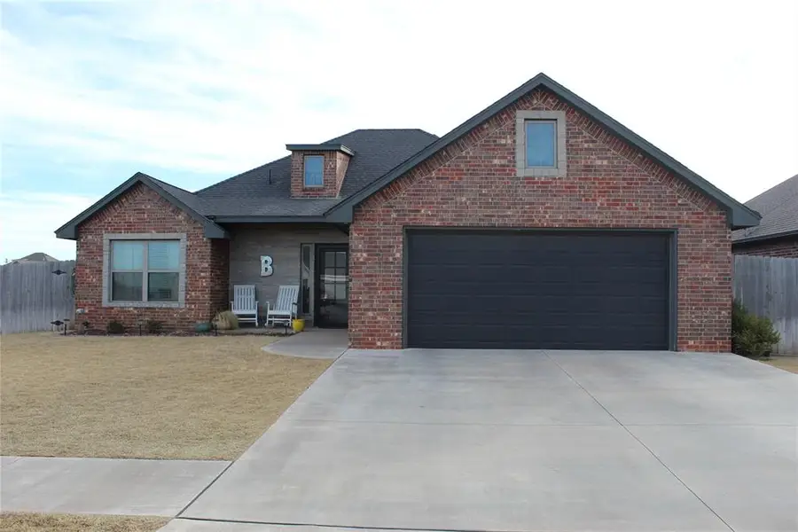 2806 Falling Leaves Drive, Weatherford, OK 73096 - Image #2