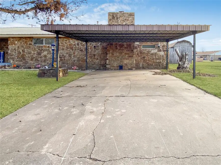207 Spurlin Drive, Sayre, OK 73662 - Image #3