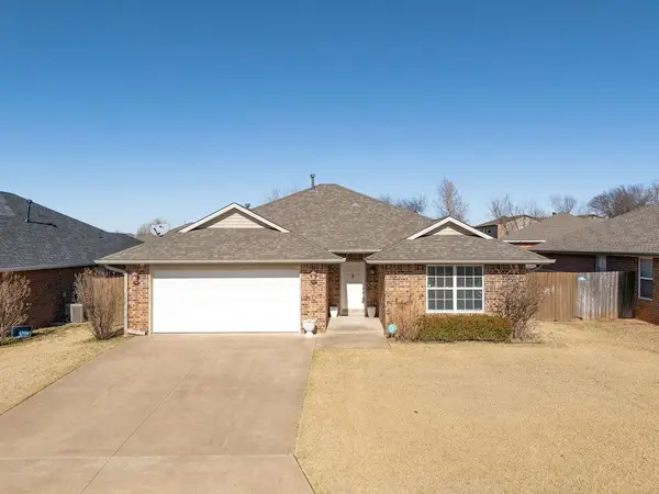 1914 Rain Tree Drive, Shawnee, OK 74804