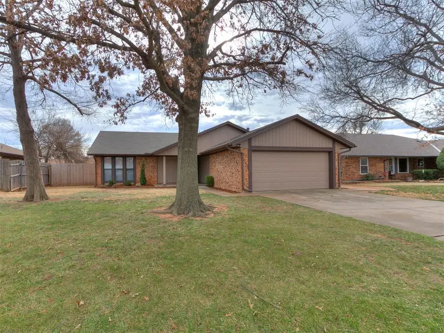 1402 W Aries Road, Edmond, OK 73003 - Image #2