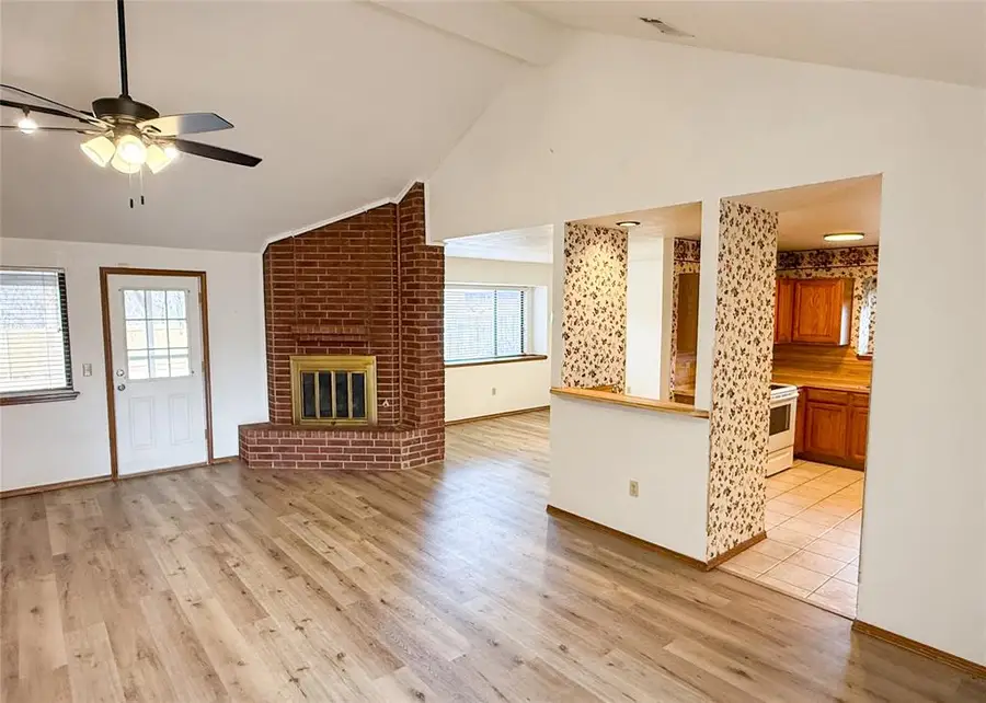 10041 Aberdeen Lane, Yukon, OK 73099 - Image #3