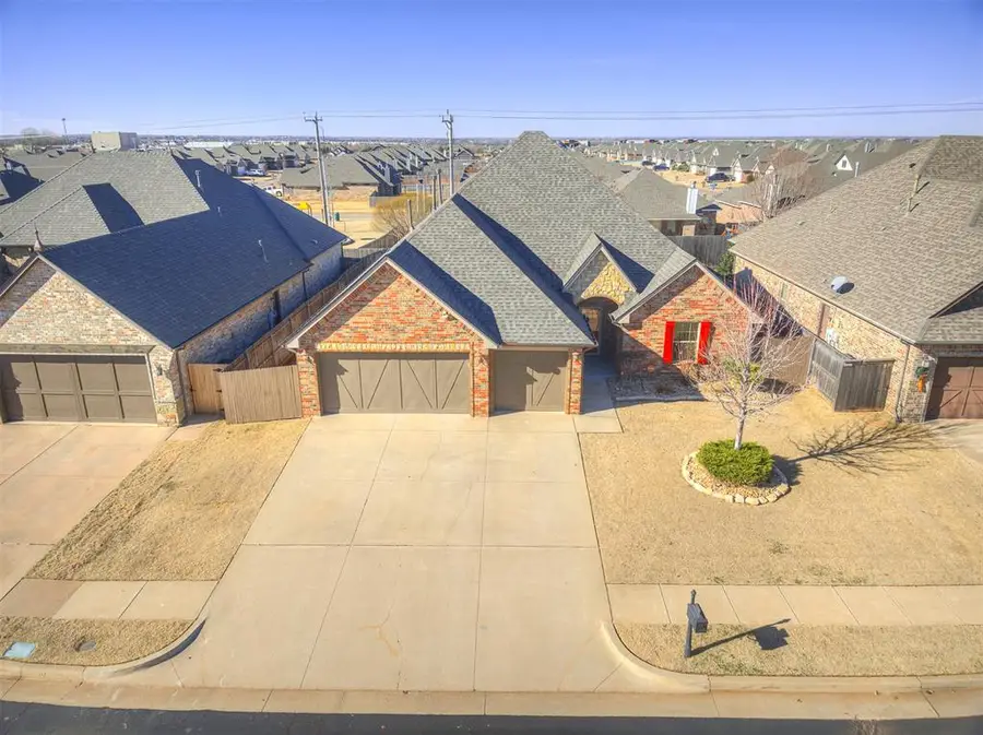 15925 James Thomas Court, Edmond, OK 73013 - #3