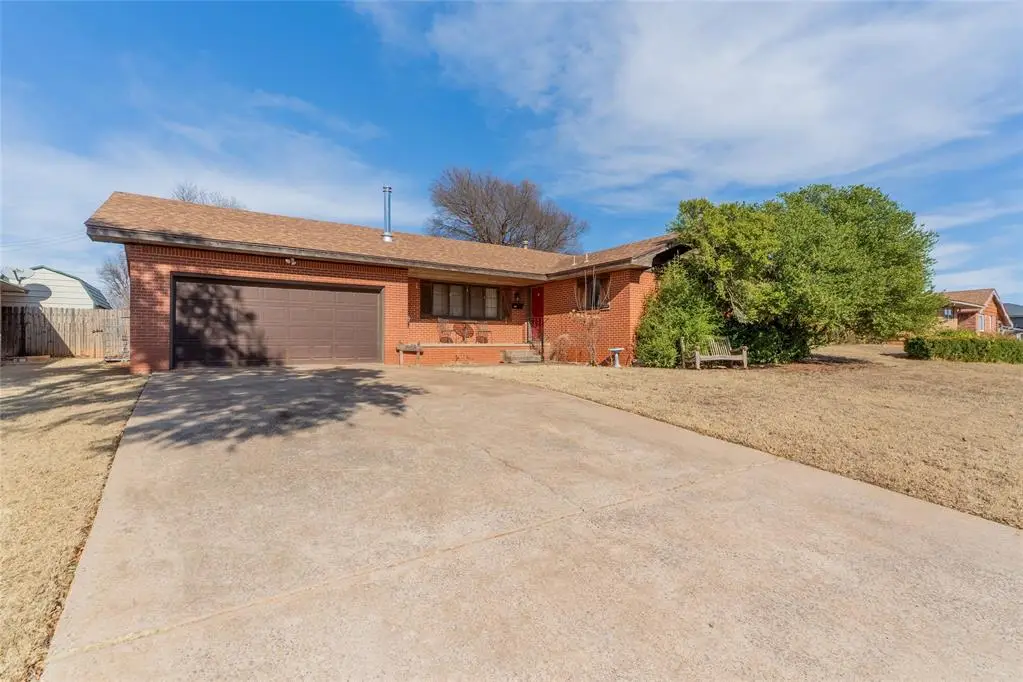 1413 Park Avenue, Clinton, OK 73601 - Image #1