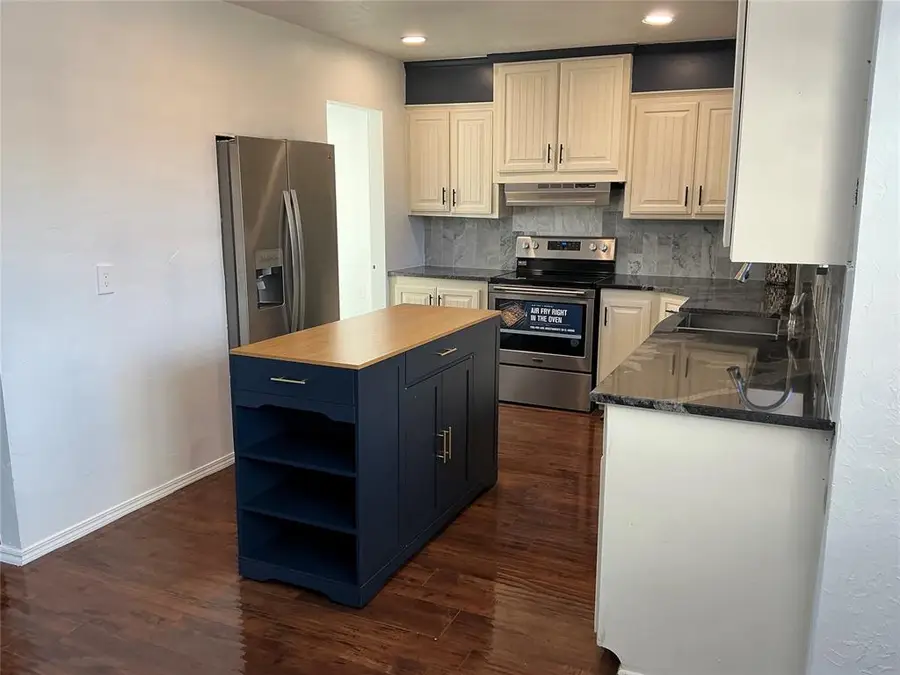 9901 Hummingbird Lane, Oklahoma City, OK 73162 - Image #3