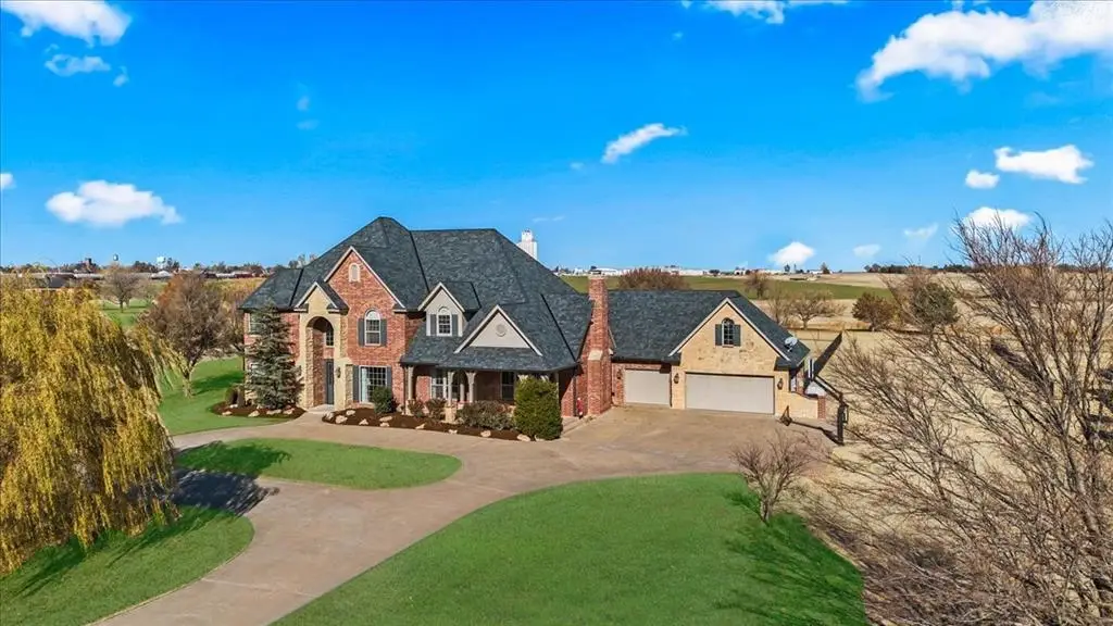 108 E Stroh Avenue, Okarche, OK 73762 - #1