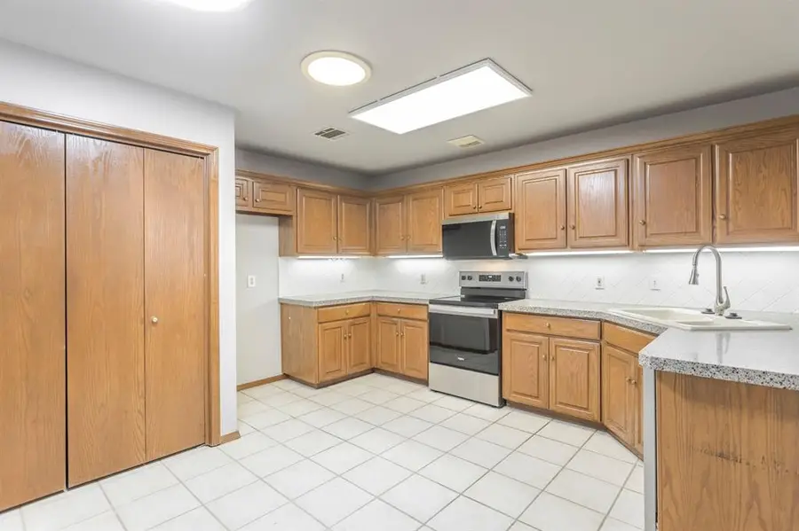 2455 Manchester Drive #37, Oklahoma City, OK 73120 - Image #2