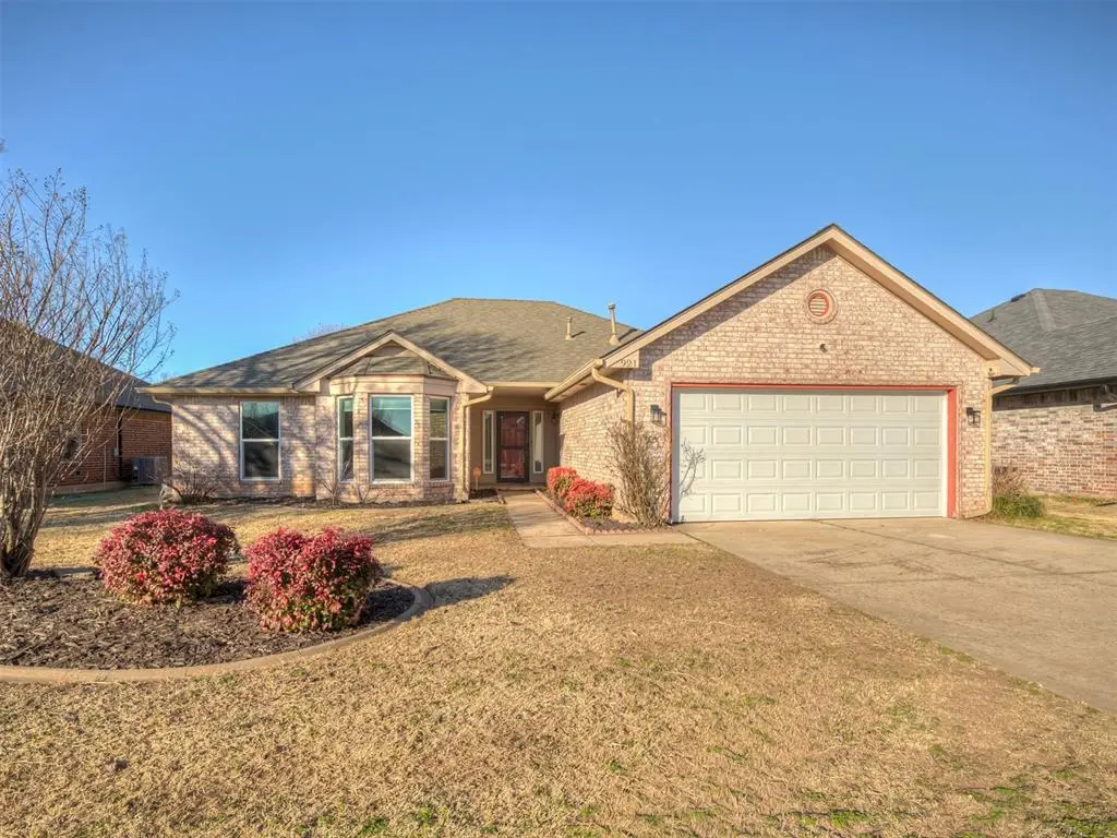 921 Westbury Terrace, Yukon, OK 73099 - Image #1