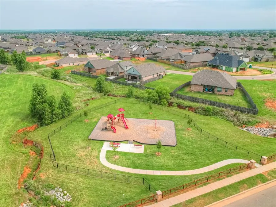 11605 NW 95th Street, Yukon, OK 73099 - Image #3