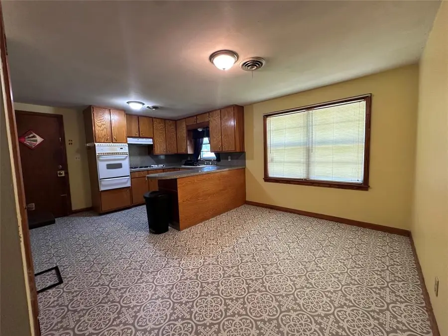 811 N Broadway Street, Broken Bow, OK 74728 - #2