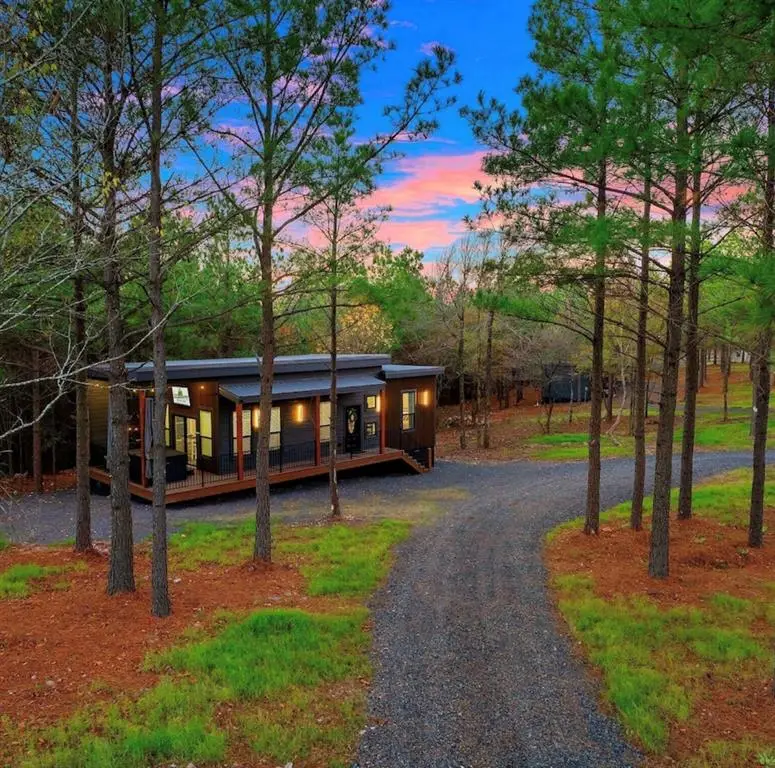 934 Lukfata Fork Trail, Broken Bow, OK 74728 - Image #1