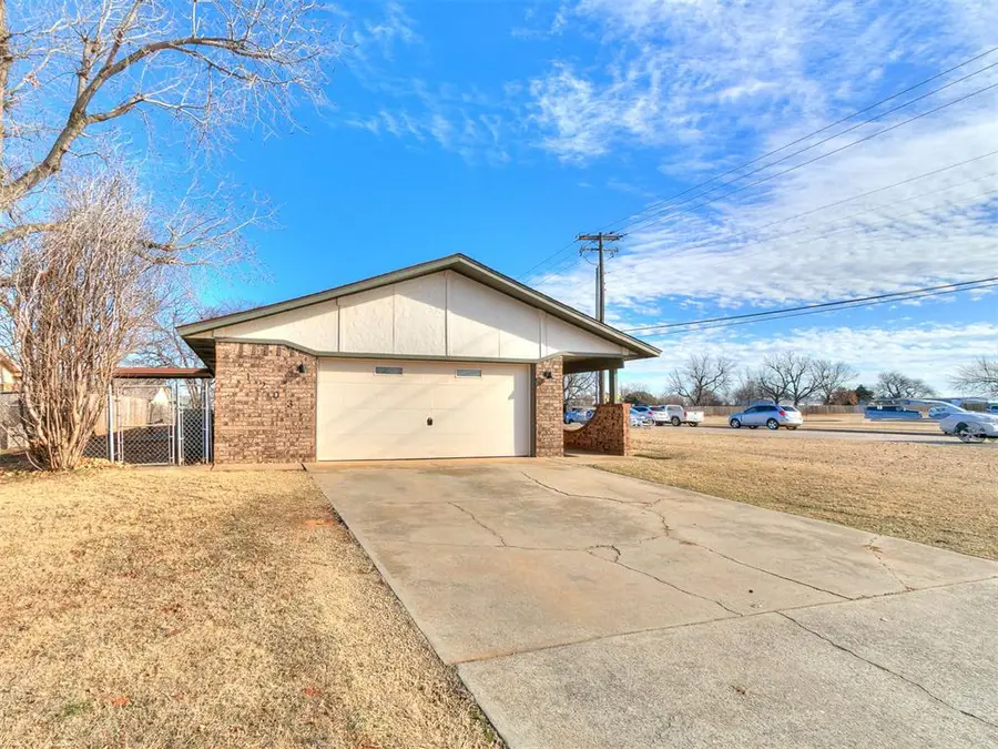 1203 Ridgeway Drive, Yukon, OK 73099 - Image #3