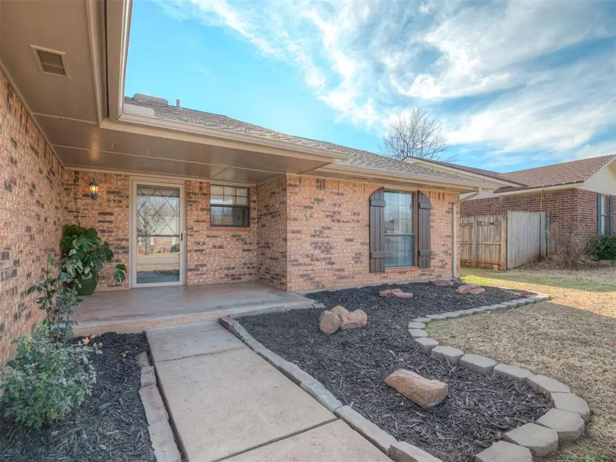 2100 Vanishing Trail, Edmond, OK 73013 - Image #2