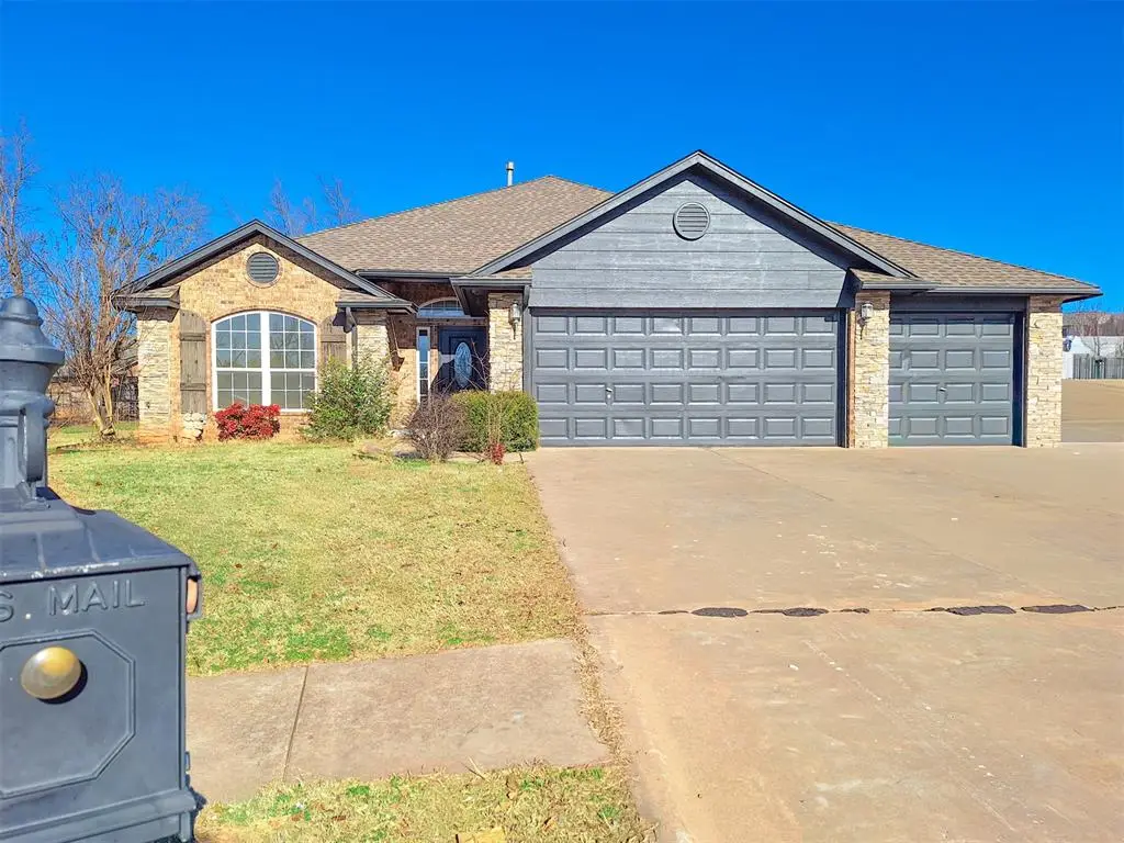 2025 Wimberley Creek Drive, Moore, OK 73160 - Image #1