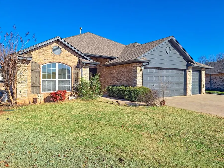 2025 Wimberley Creek Drive, Moore, OK 73160 - Image #2