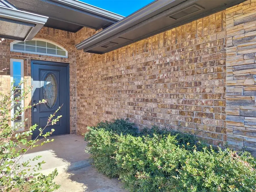 2025 Wimberley Creek Drive, Moore, OK 73160 - Image #3
