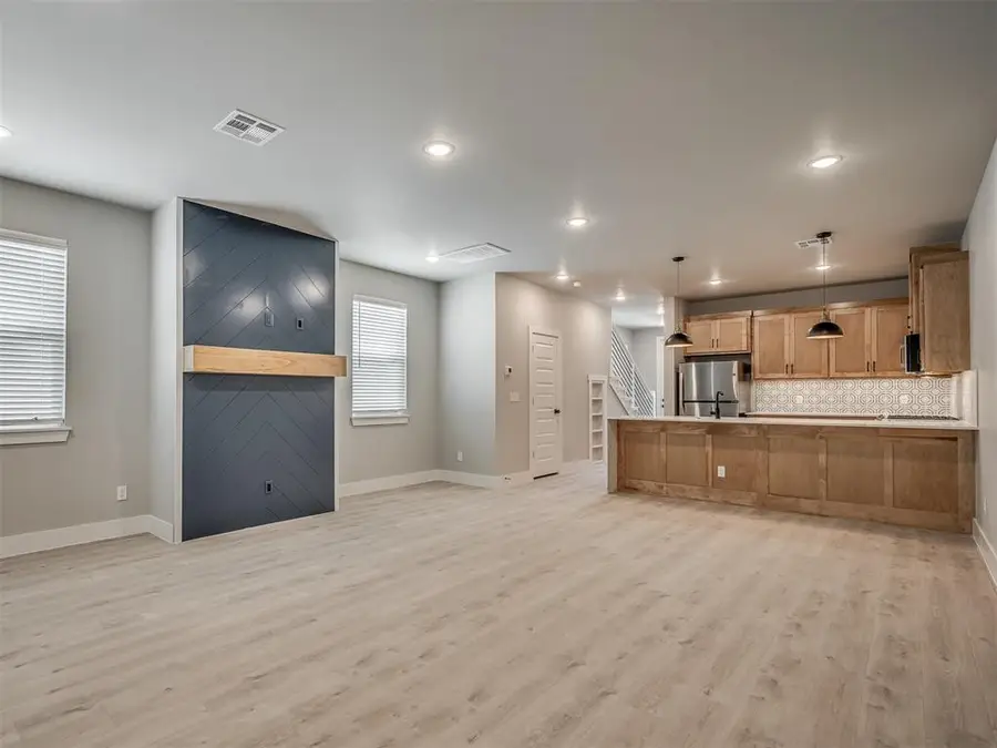 611 W 2nd Street, Edmond, OK 73003 - Image #3