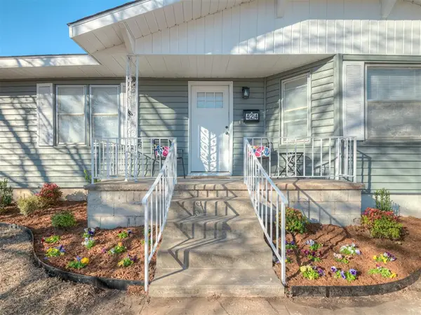 424 N Market Avenue, Shawnee, OK 74801