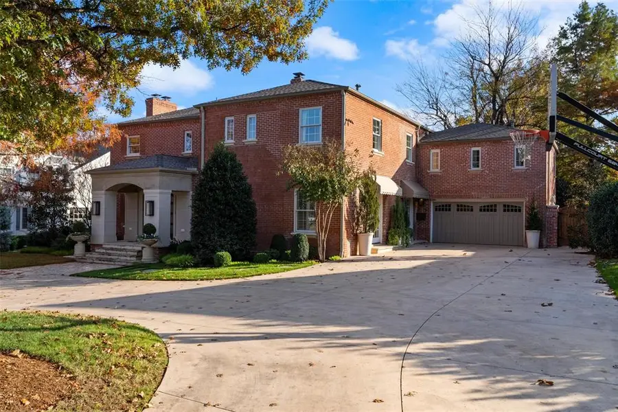 1202 Larchmont Lane, Nichols Hills, OK 73116 - Image #3