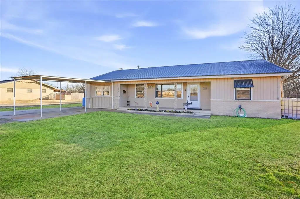 322 N 18th Street, Frederick, OK 73542 - Image #1