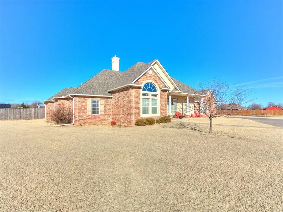 5501 Hidden Fawn Circle, Mustang, OK 73064 - Image #2