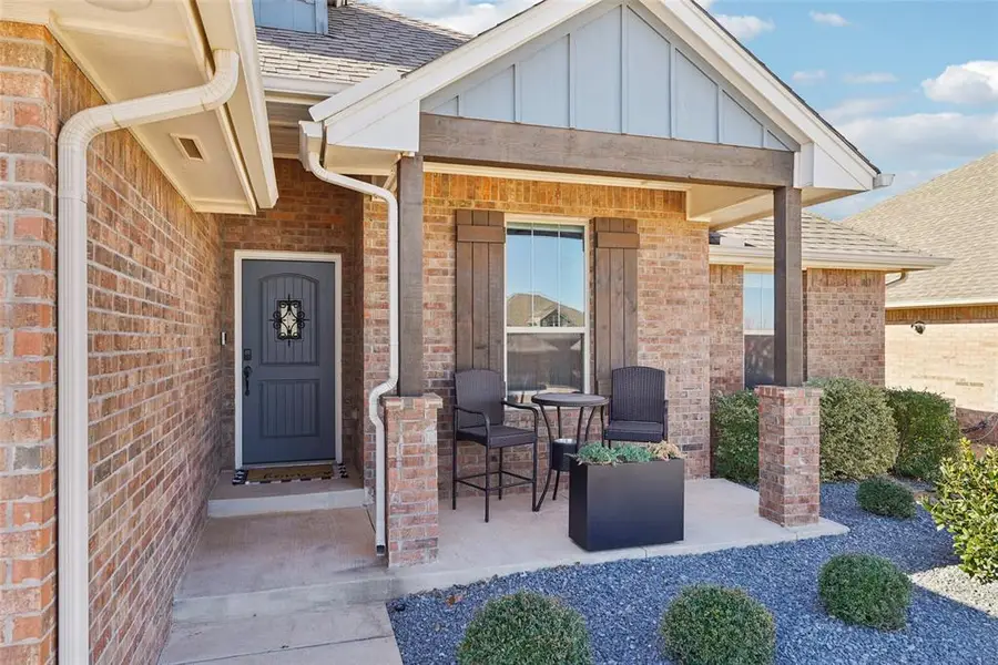 1405 N Storybrook Terrace, Mustang, OK 73064 - Image #3