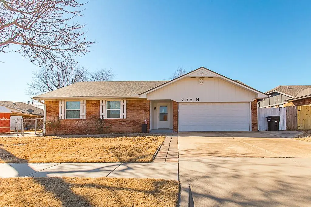 709 N Silver Leaf Drive, Moore, OK 73160 - Image #1