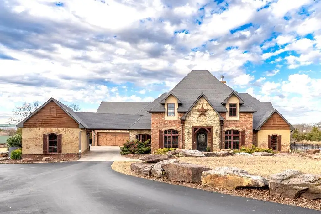 2205 Copper Creek Lane, Shawnee, OK 74804 - Image #1