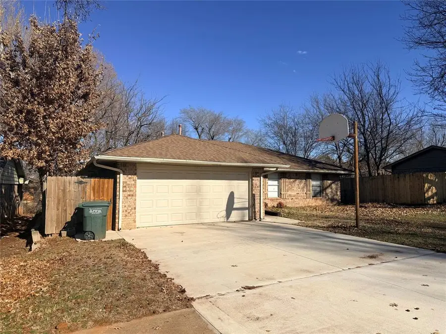 1015 Crown Drive, Edmond, OK 73034 - Image #2