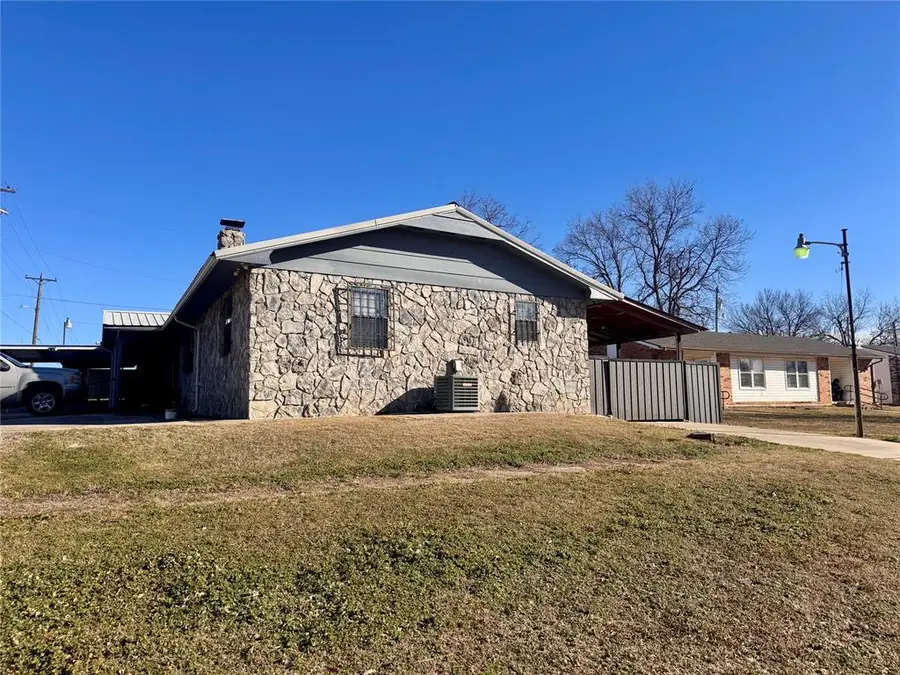 324 W 4th Street, Wewoka, OK 74884 - #3