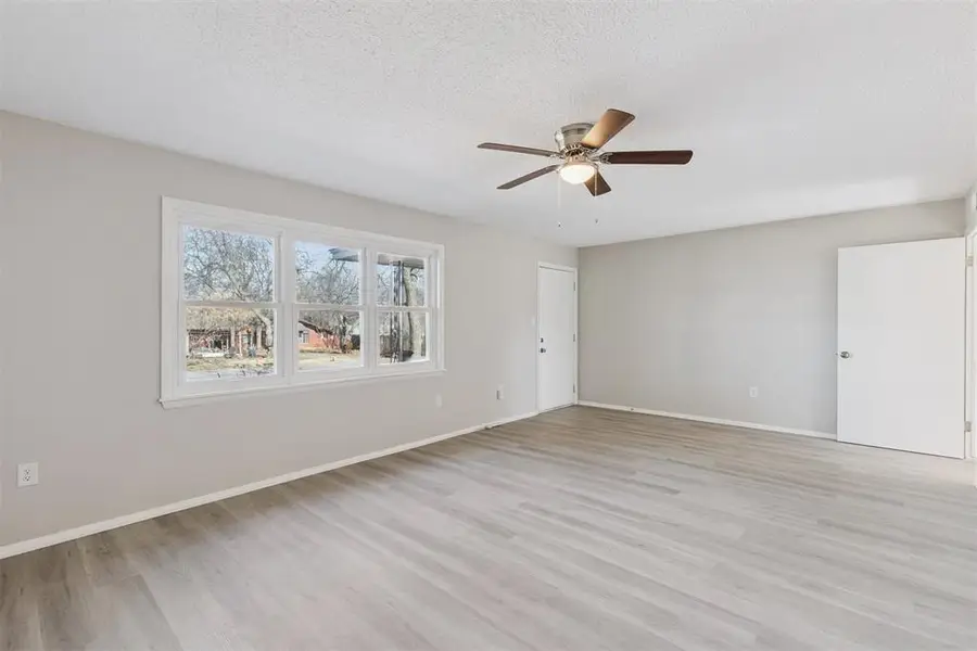 200 E Leslie Street, Pauls Valley, OK 73075 - #3