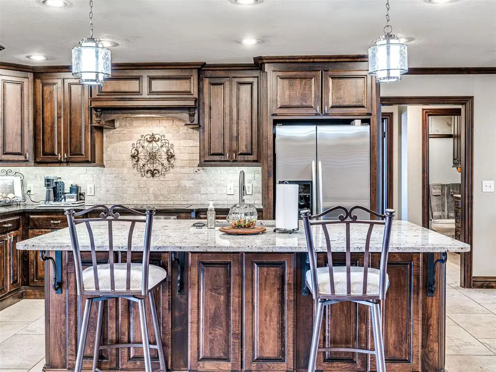 6101 Plum Thicket Road, Oklahoma City, OK 73162 - Image #1