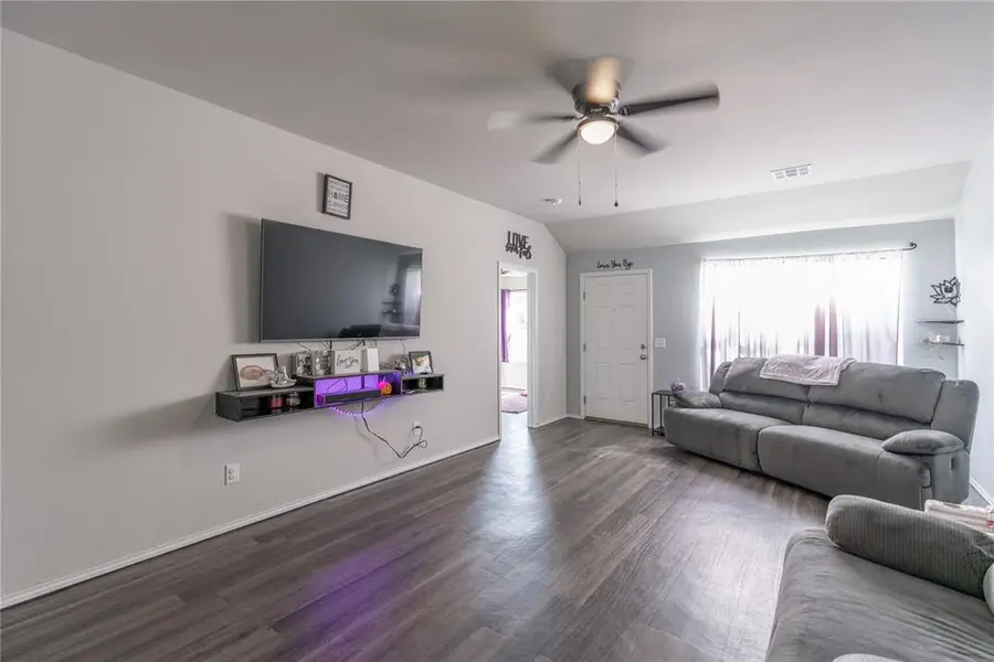 525 W Ava Drive, Mustang, OK 73064 - Image #2