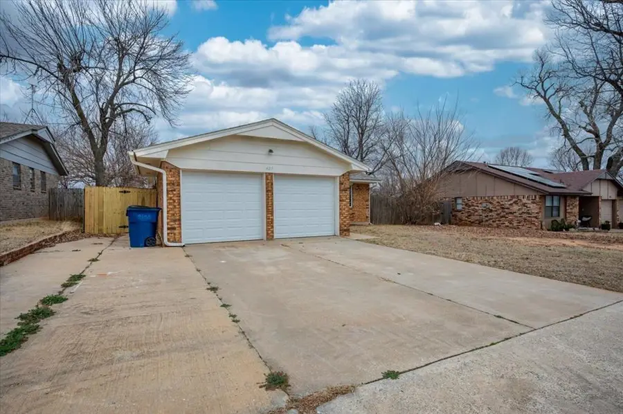 405 W Hillcrest Drive, Mustang, OK 73064 - Image #3