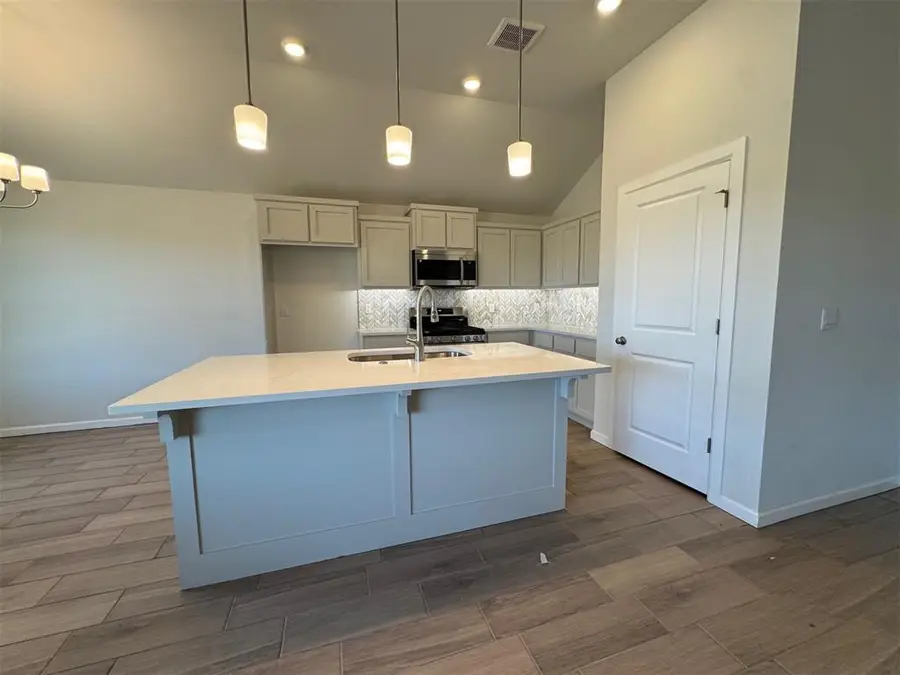 2516 Marsh Lane, Midwest City, OK 73130 - #3