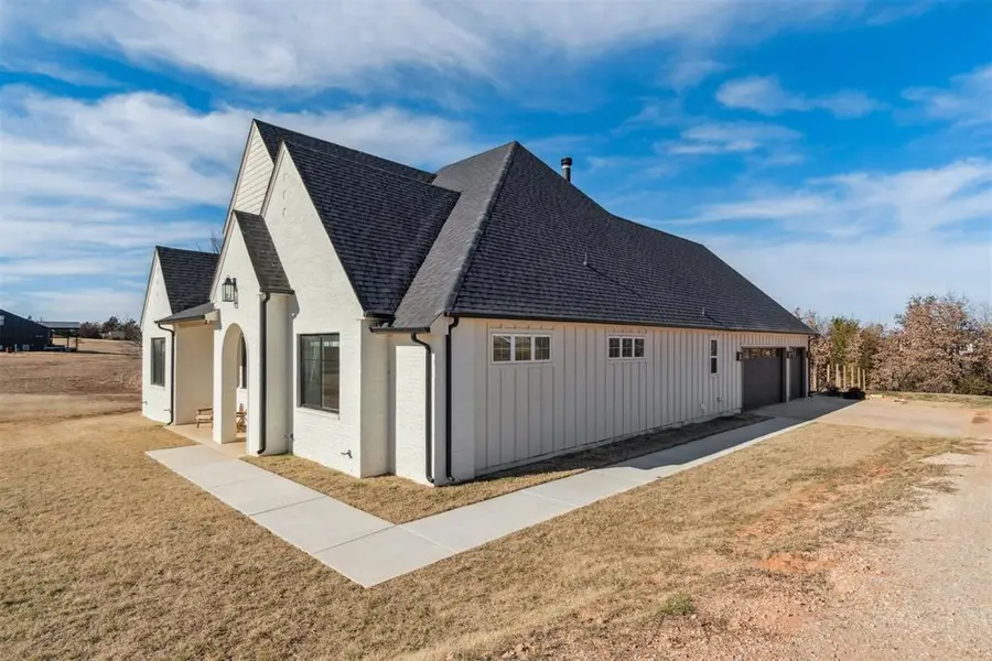 4400 W Forrest Hills Road, Guthrie, OK 73044 - Image #3