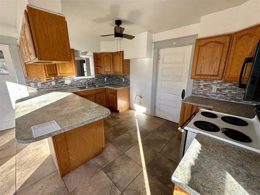 402 N 2nd Street, Sayre, OK 73662 - Image #3