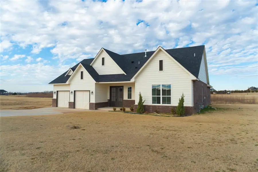 4327 Largo Lake, Edmond, OK 73025 - Image #2