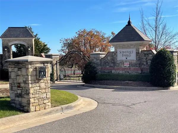 3188 Somerset Farms Road, Newalla, OK 74857