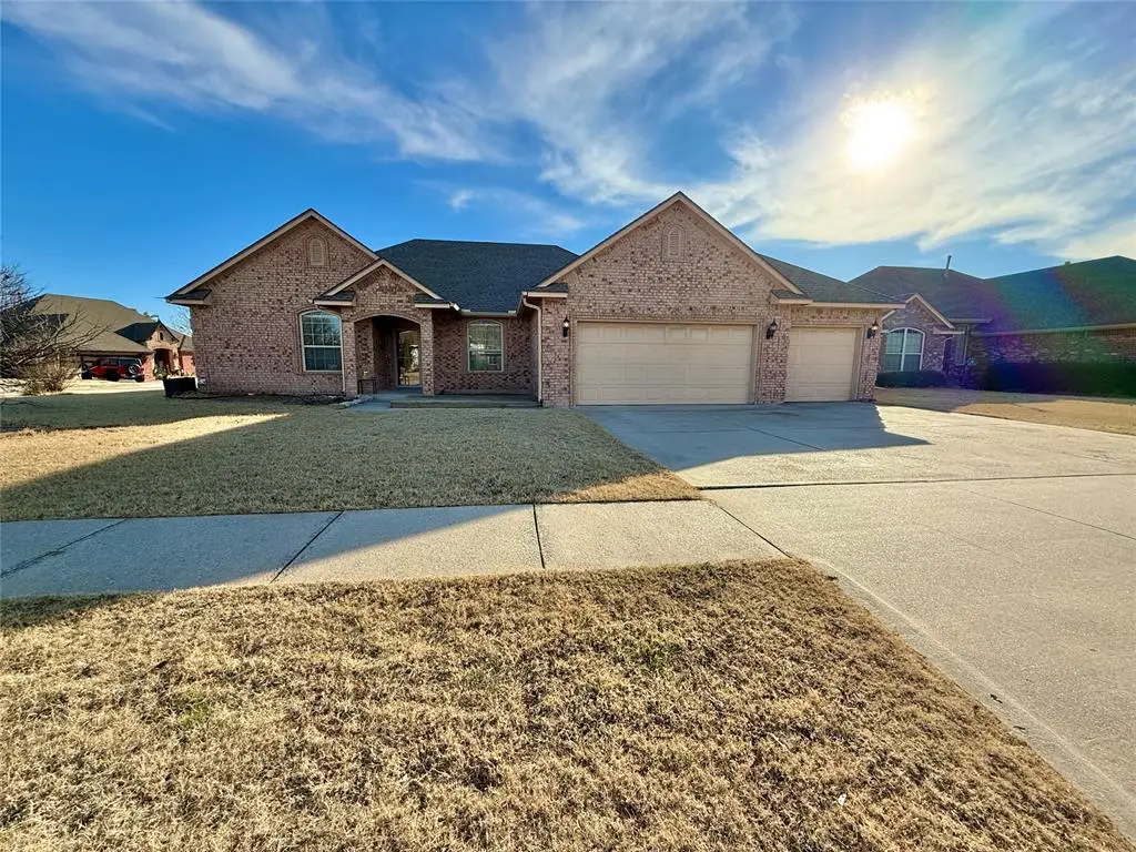 616 Woods Way, Moore, OK 73160 - Image #1