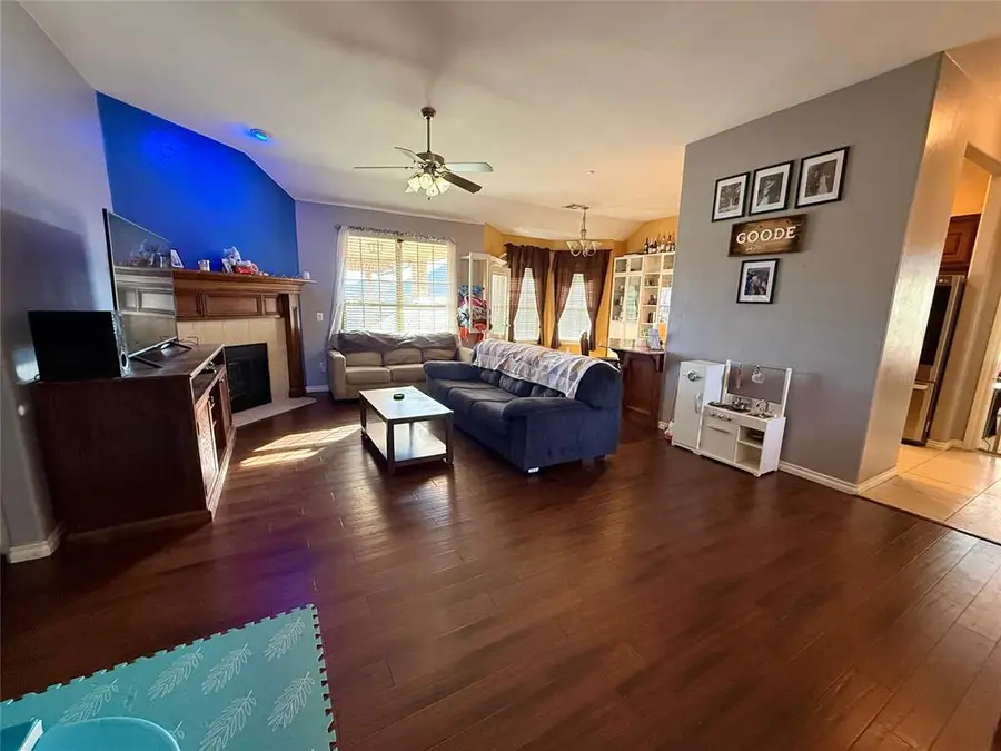 616 Woods Way, Moore, OK 73160 - Image #2