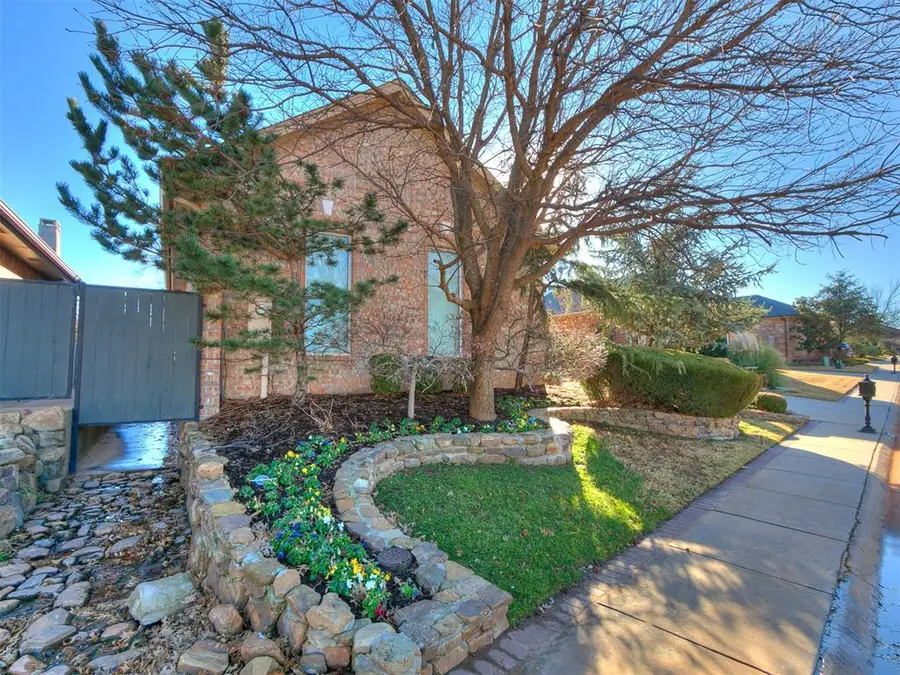 6016 Chestnut Court, Edmond, OK 73025 - Image #2