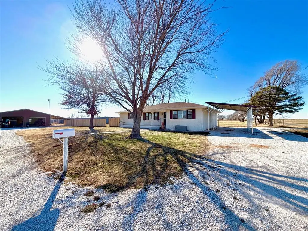 615 W County Line Road, Seiling, OK 73663 - #1