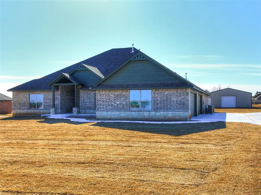 8651 Oak Tree Circle, Edmond, OK 73025 - #2