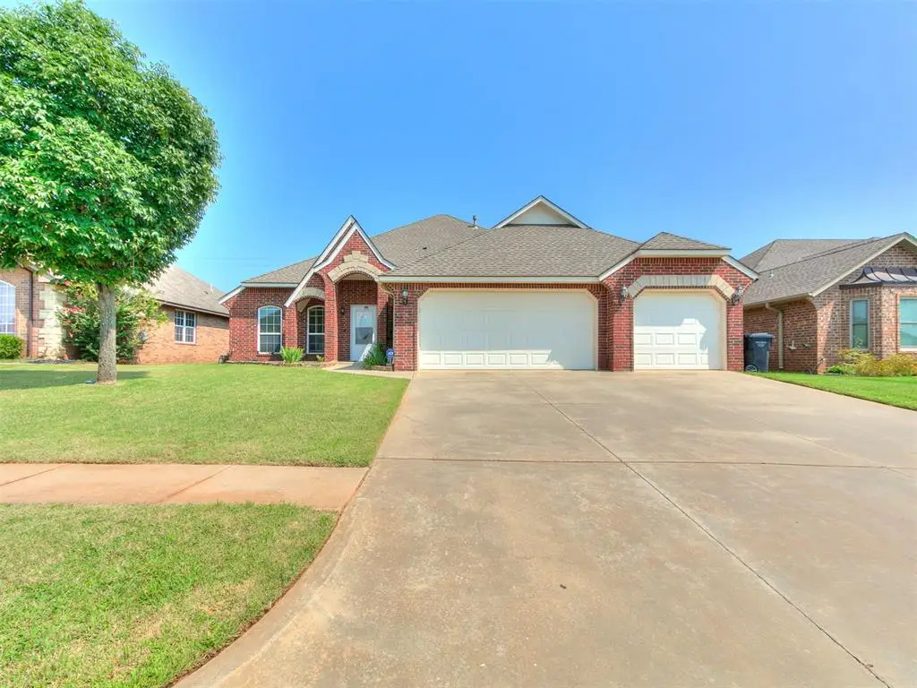 1612 Dorothy Drive, Moore, OK 73170 - Image #1