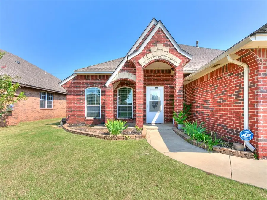 1612 Dorothy Drive, Moore, OK 73170 - Image #3
